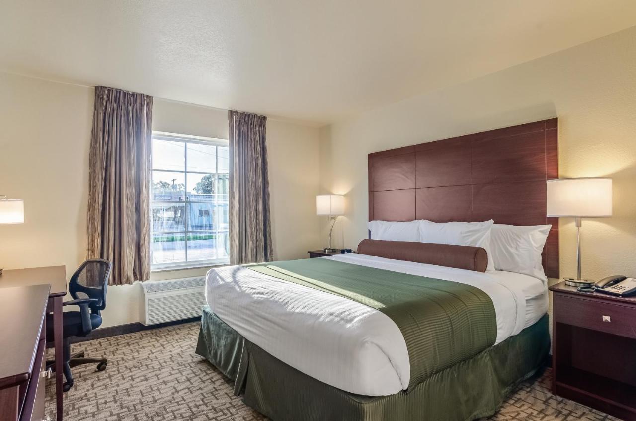 Cobblestone Inn & Suites - Bridgeport Экстерьер фото