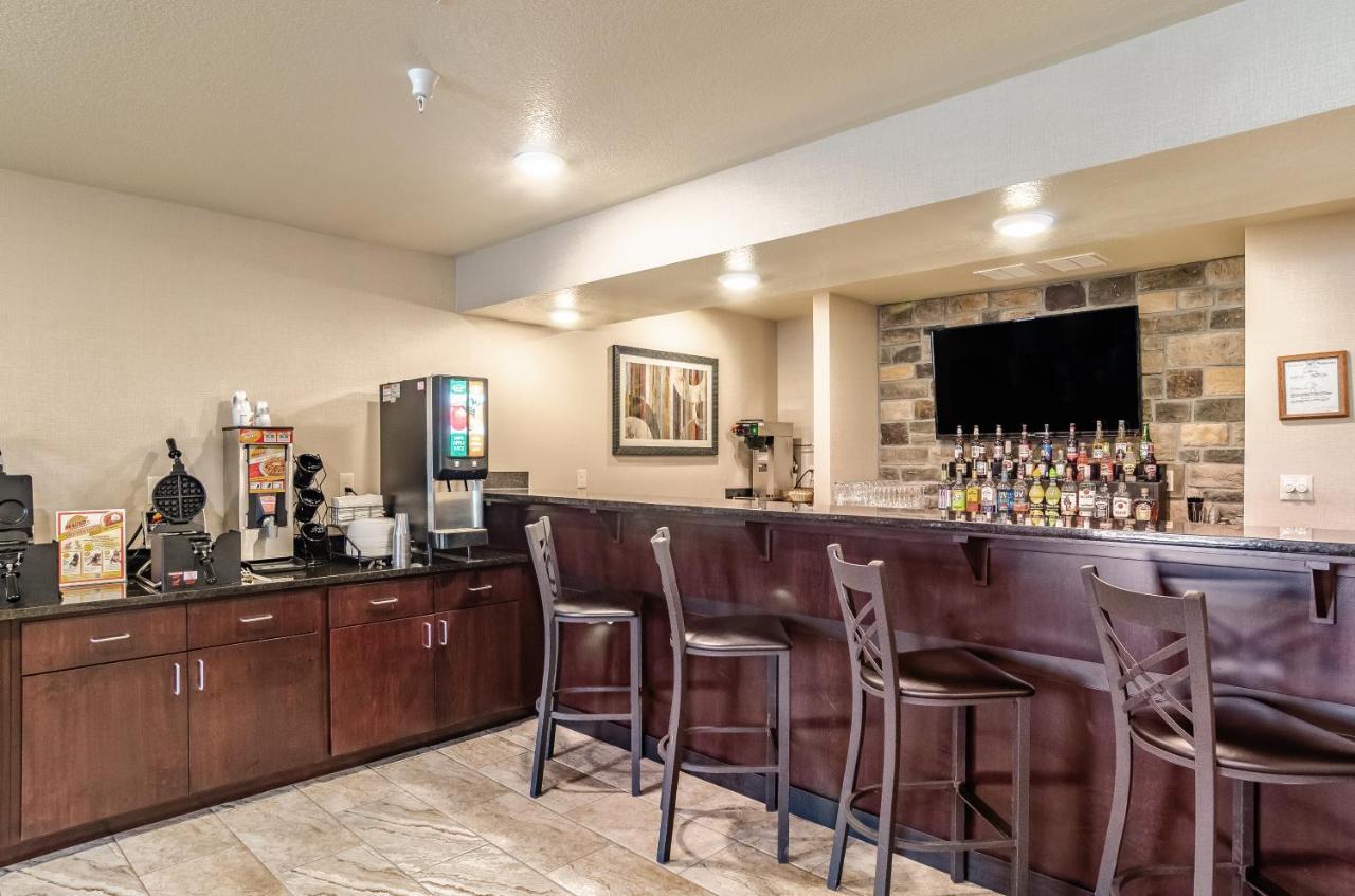 Cobblestone Inn & Suites - Bridgeport Экстерьер фото