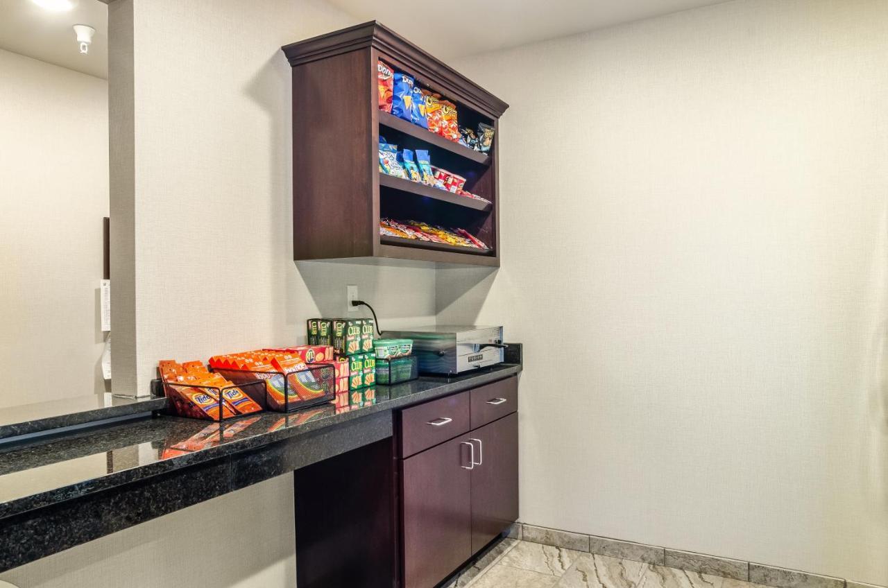 Cobblestone Inn & Suites - Bridgeport Экстерьер фото