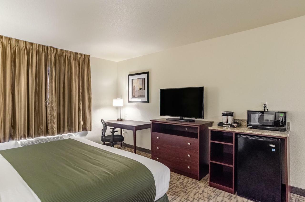 Cobblestone Inn & Suites - Bridgeport Экстерьер фото